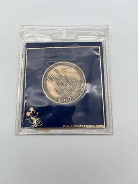 Vintage Walt Disney World Bronze Souvenir Medallion Coin 5 Lands Magic Kingdom